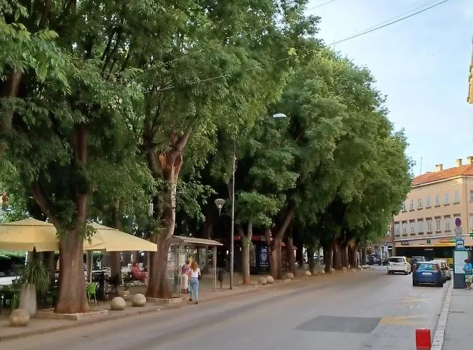 Caligula Center דירה *