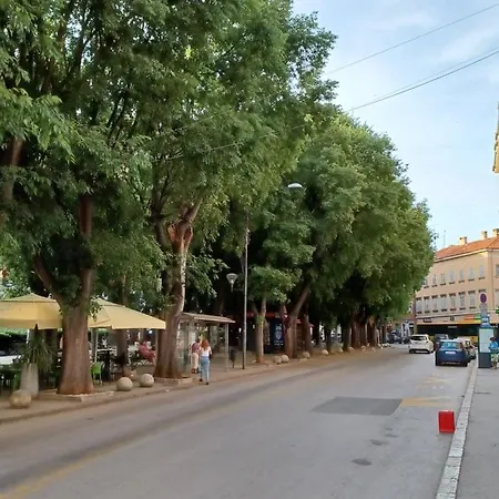 Caligula Center Apartment *